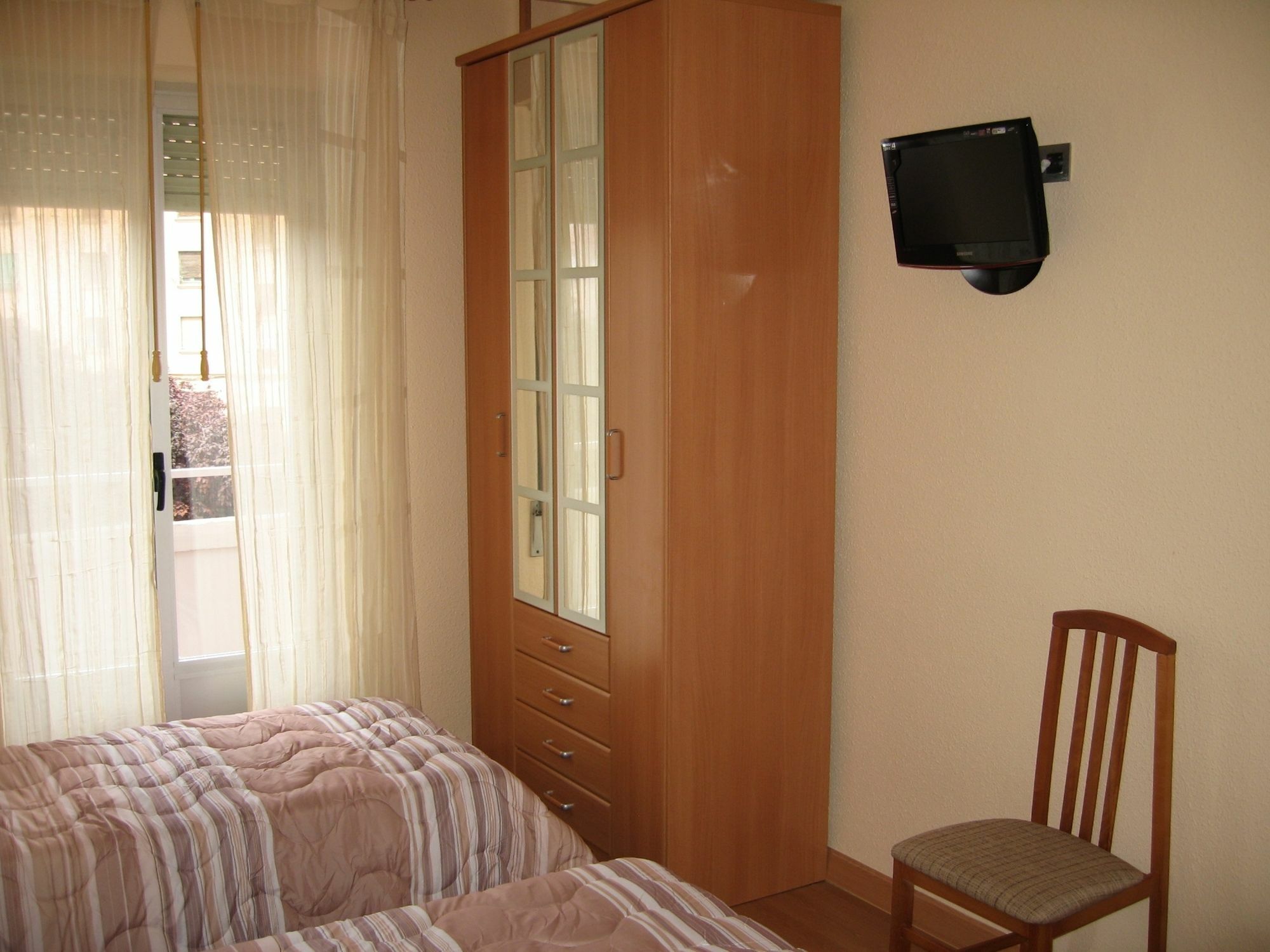 Pension Calfred II Логроньйо Екстер'єр фото